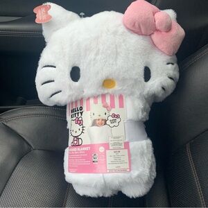 SOLD NWT Hello Kitty Hoodie Hooded Blanket Plush White Fuzzy Hobby Lobby Kids